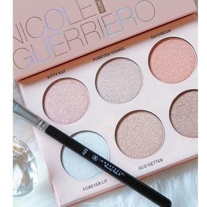 Anastasia Beverly Hills Nicole Guerriero Glow Kit